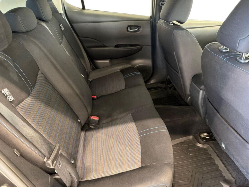 Nissan Leaf 2018 Musta