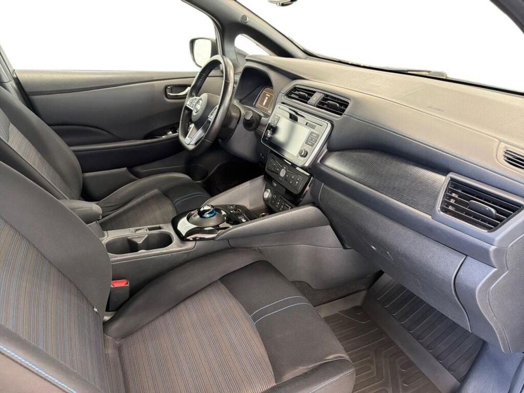 Nissan Leaf 2018 Musta