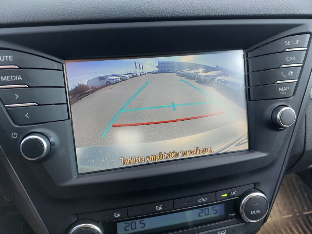 Toyota Avensis 2018 Harmaa