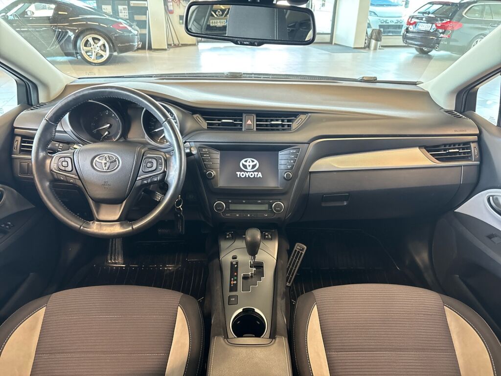 Toyota Avensis 2018 Harmaa