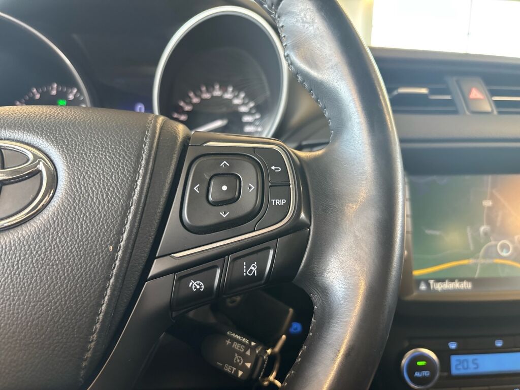 Toyota Avensis 2018 Harmaa