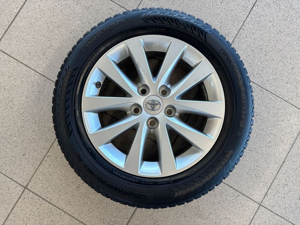 Toyota Avensis 2018 Harmaa