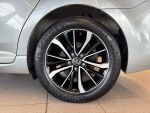 Toyota Avensis 2018 Harmaa