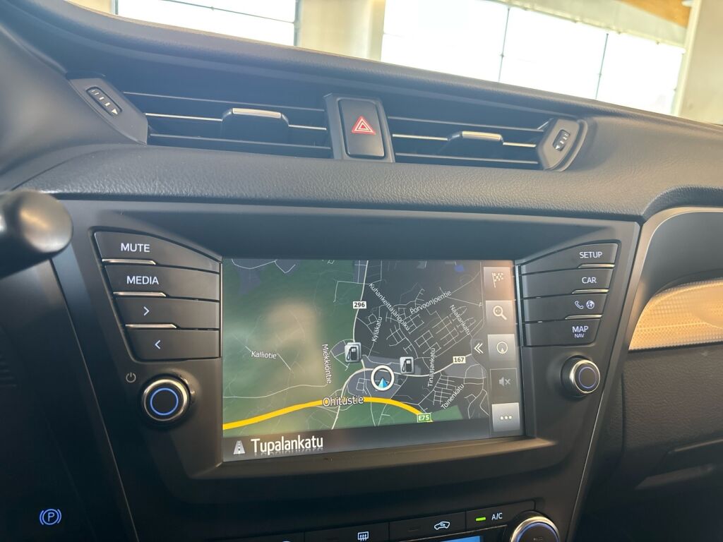 Toyota Avensis 2018 Harmaa