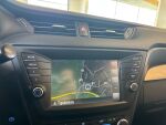 Toyota Avensis 2018 Harmaa