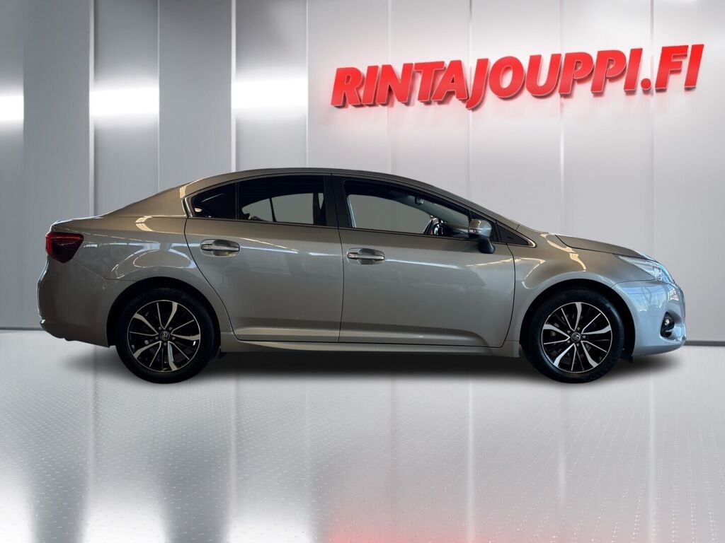 Toyota Avensis 2018 Harmaa