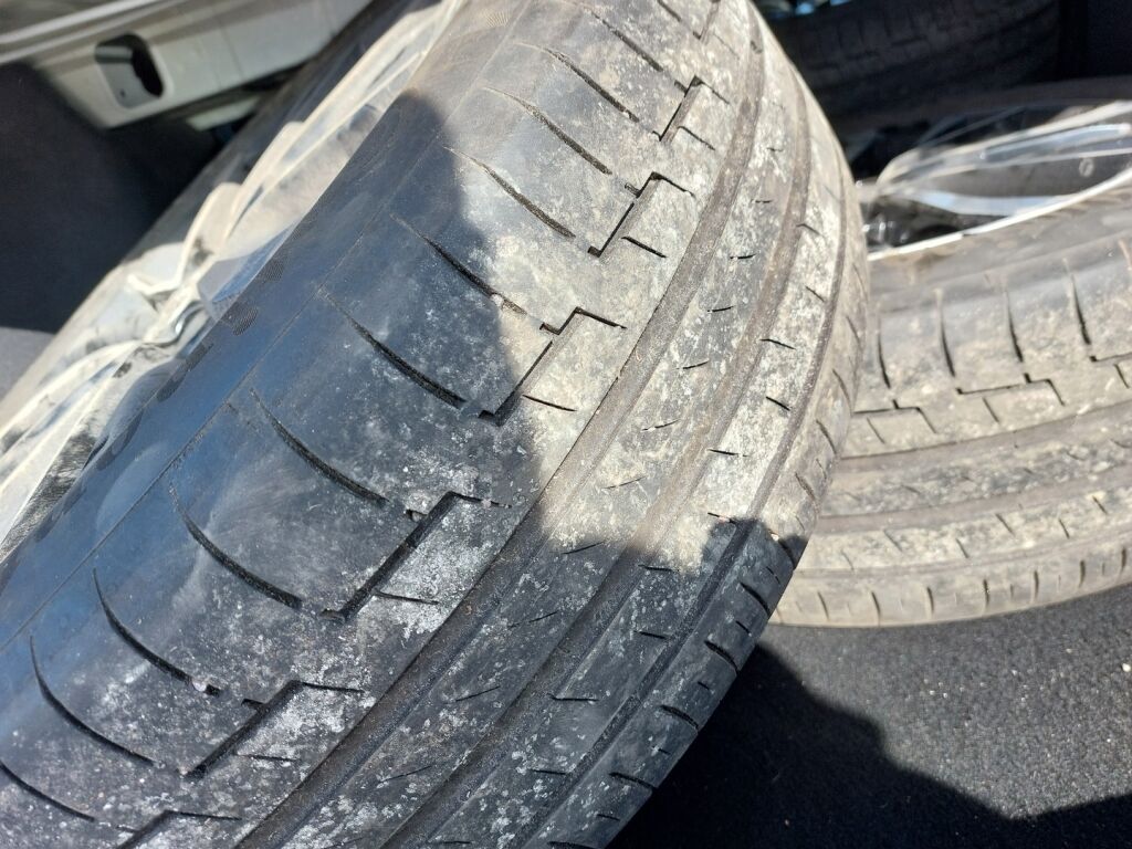 Toyota Avensis 2018 Harmaa