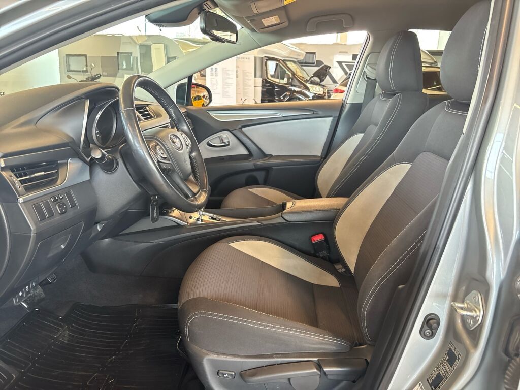 Toyota Avensis 2018 Harmaa