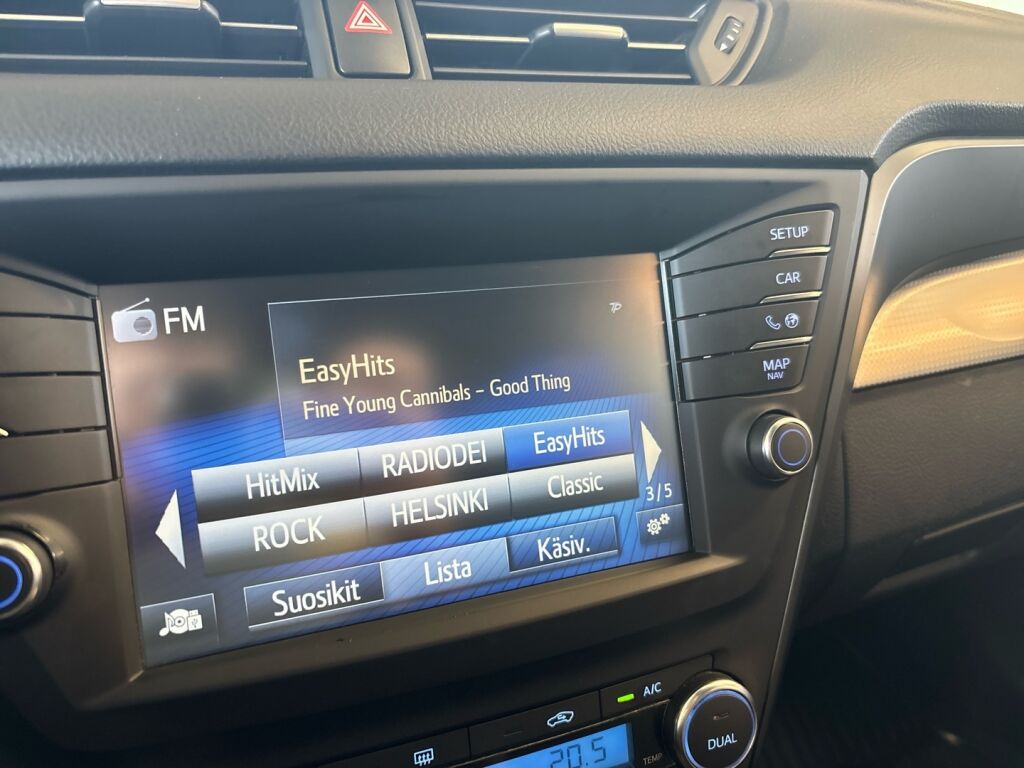 Toyota Avensis 2018 Harmaa