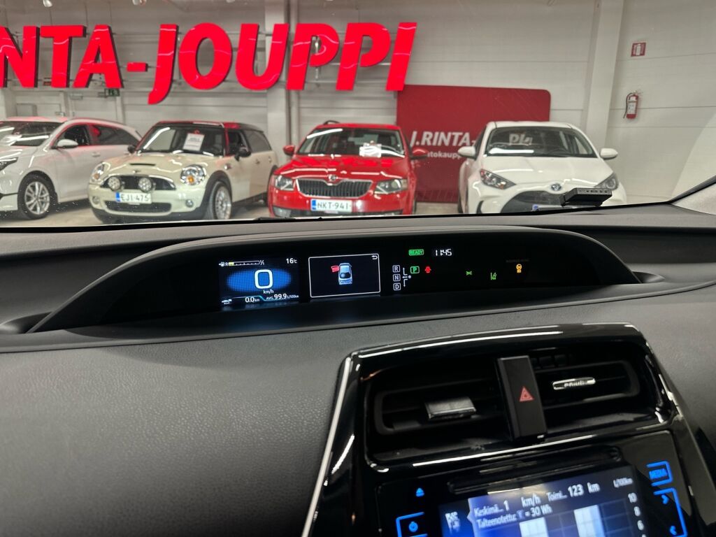 Toyota Prius 2018 Valkoinen