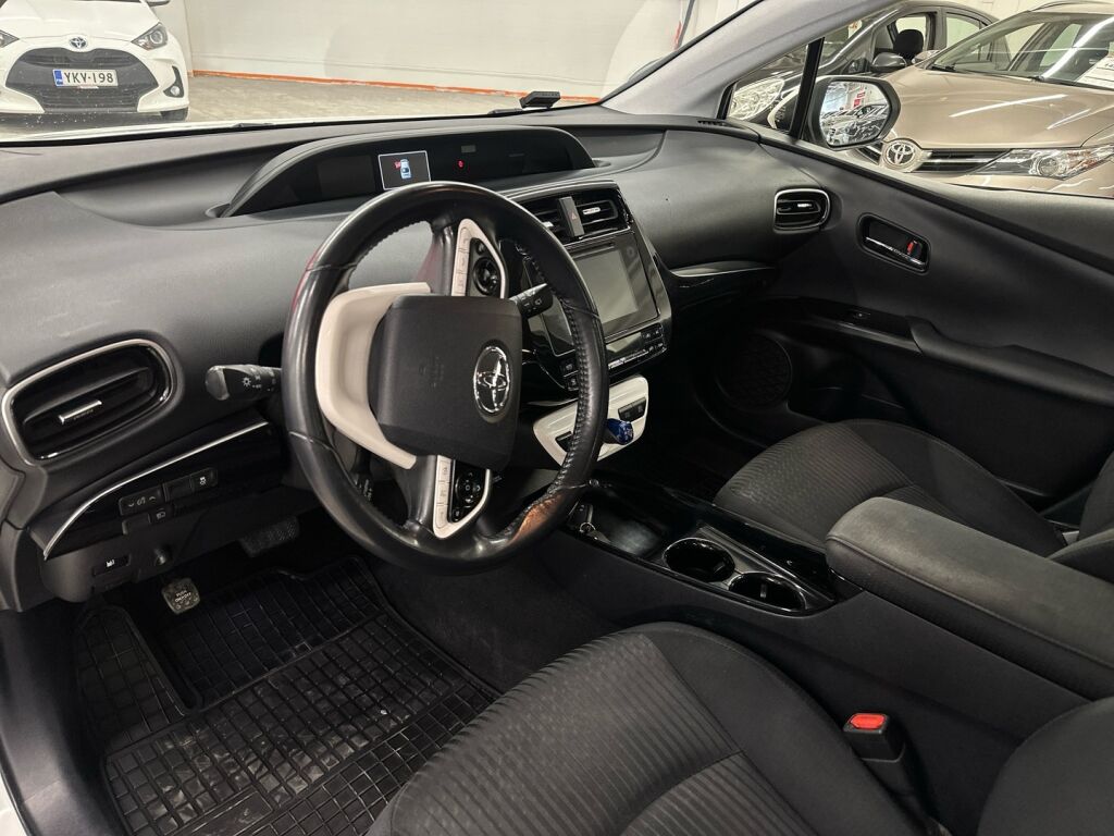Toyota Prius 2018 Valkoinen