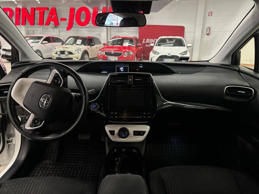 Toyota Prius 2018 Valkoinen