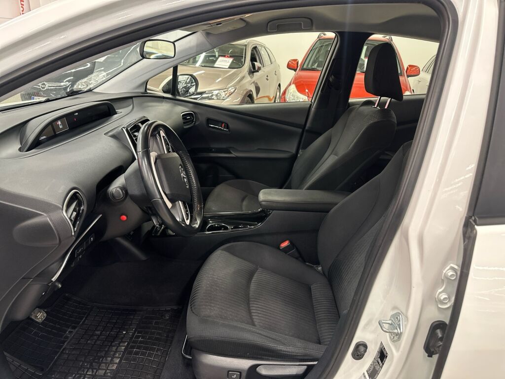Toyota Prius 2018 Valkoinen