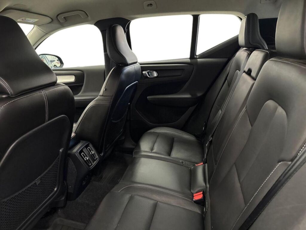 Volvo XC40 2018 Musta