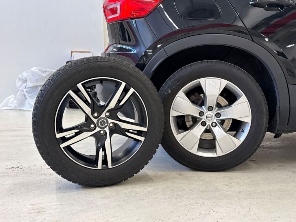 Volvo XC40 2018 Musta
