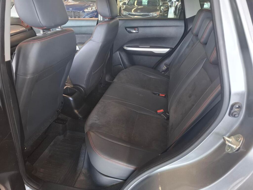 Suzuki Vitara 2018 Harmaa