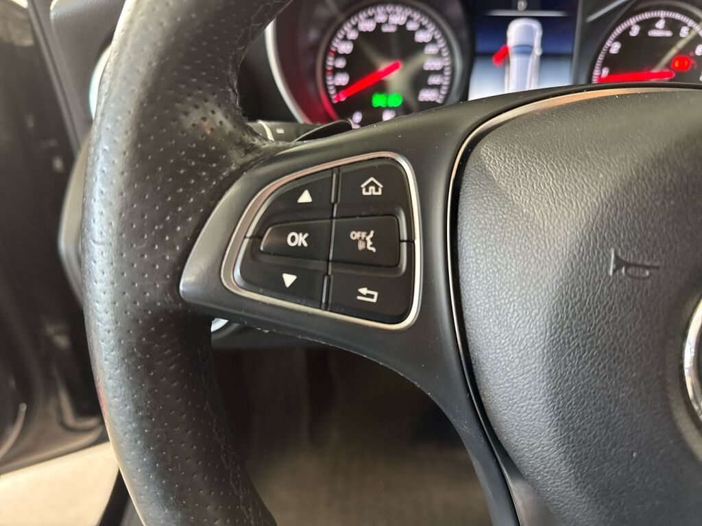 Mercedes-Benz C 2018 Musta