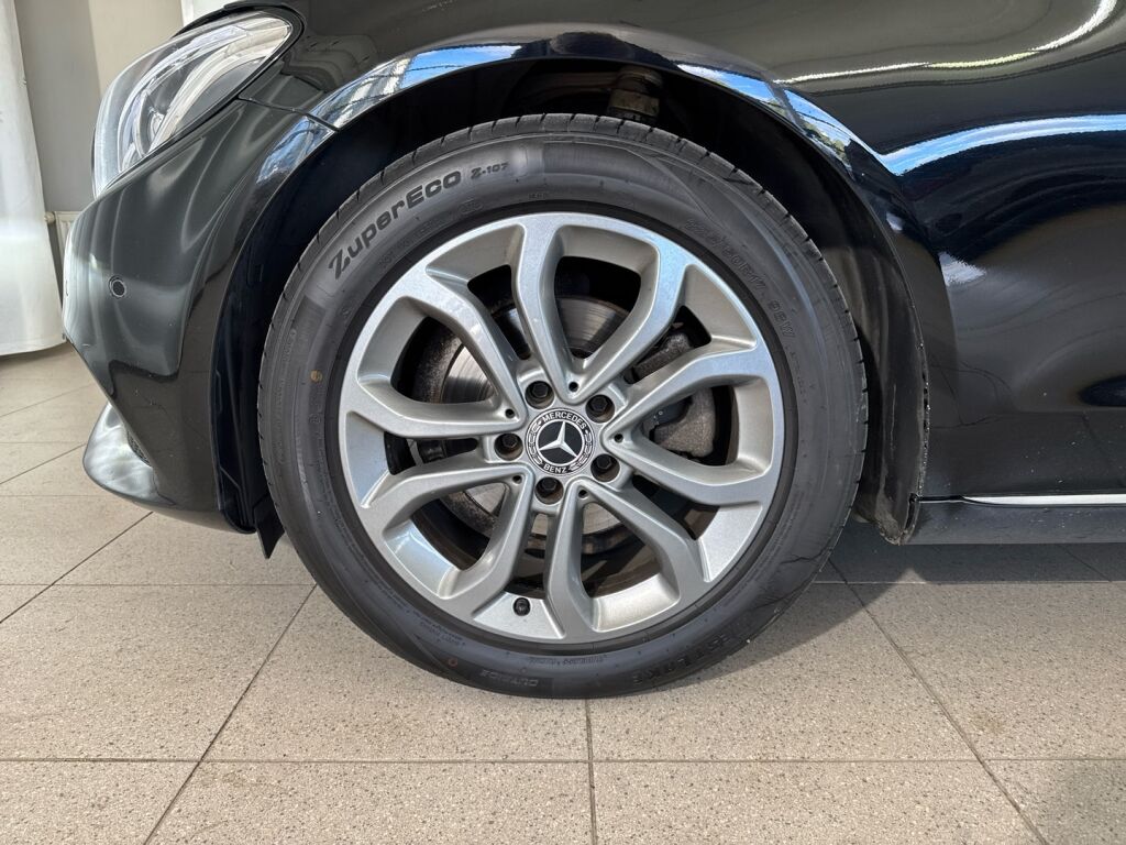 Mercedes-Benz C 2018 Musta