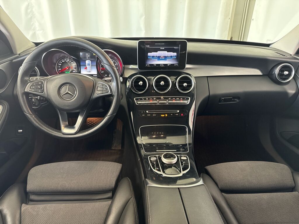Mercedes-Benz C 2018 Musta