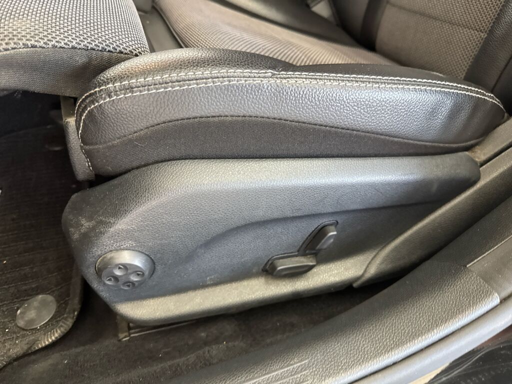 Mercedes-Benz C 2018 Musta