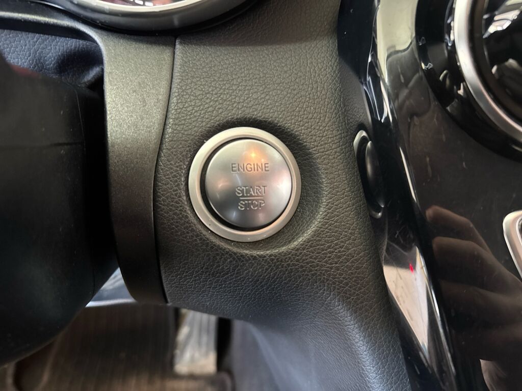 Mercedes-Benz C 2018 Musta