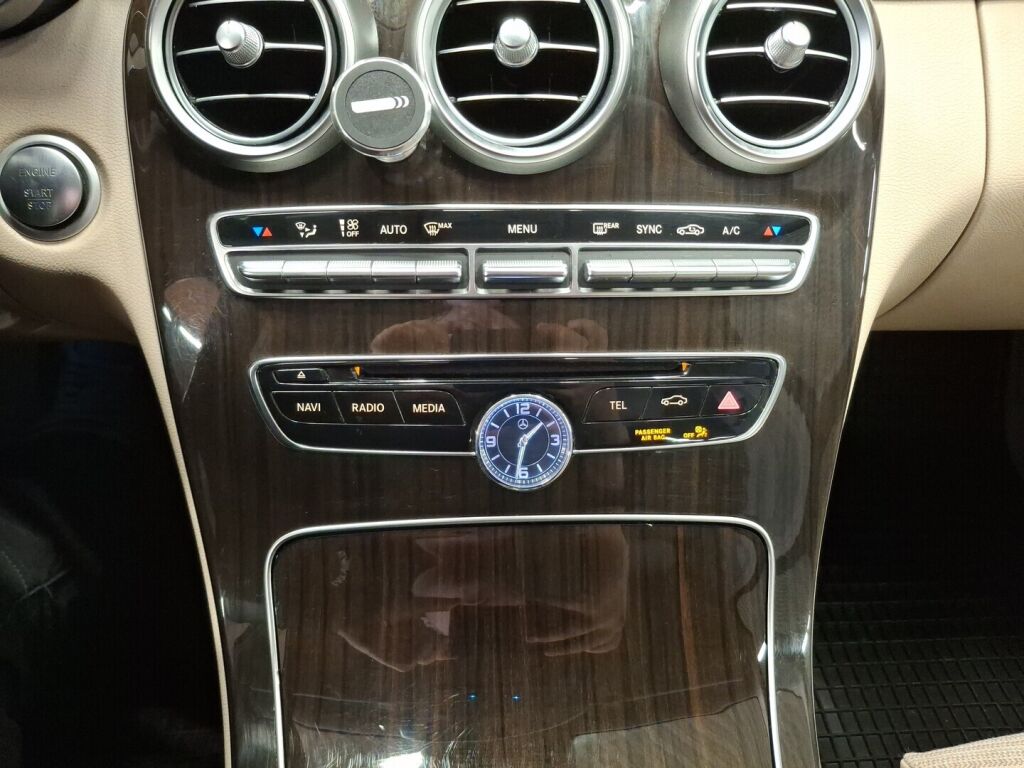 Mercedes-Benz C 2015 Valkoinen