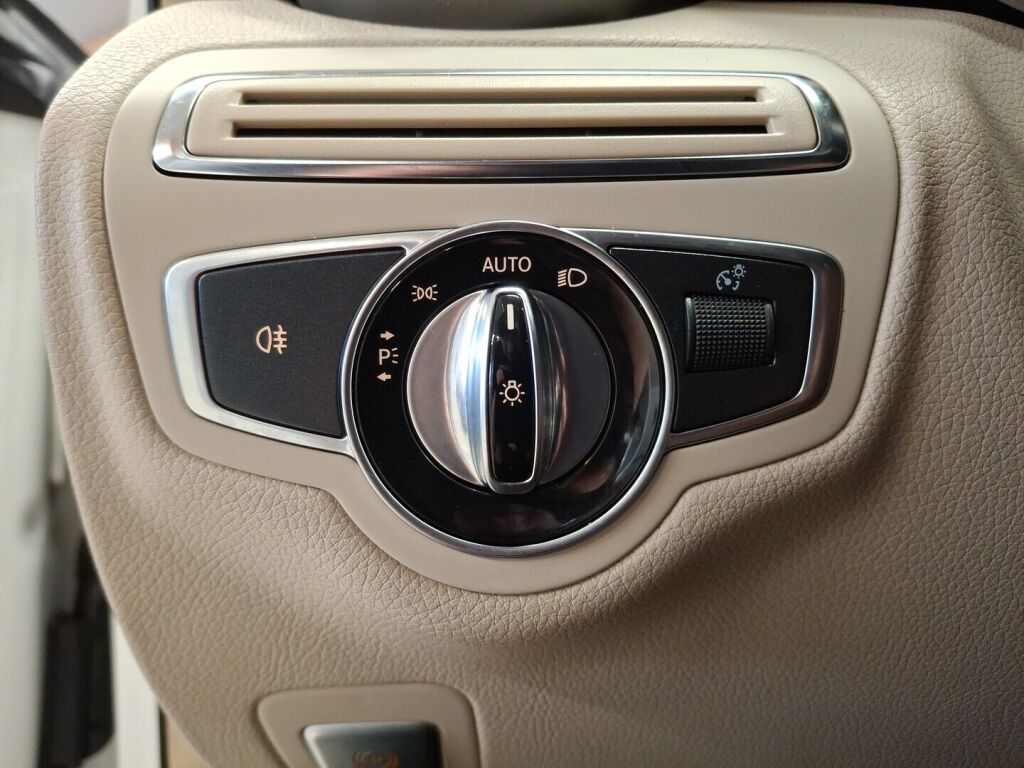 Mercedes-Benz C 2015 Valkoinen