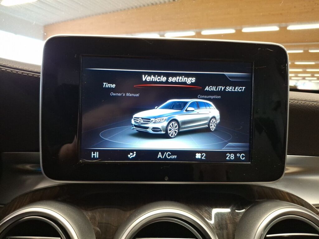 Mercedes-Benz C 2015 Valkoinen