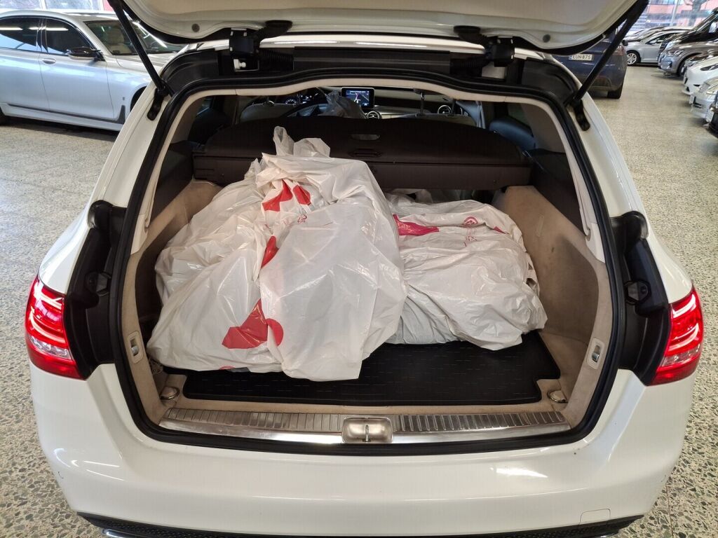 Mercedes-Benz C 2015 Valkoinen