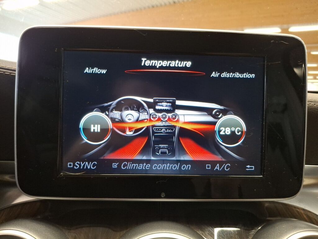 Mercedes-Benz C 2015 Valkoinen