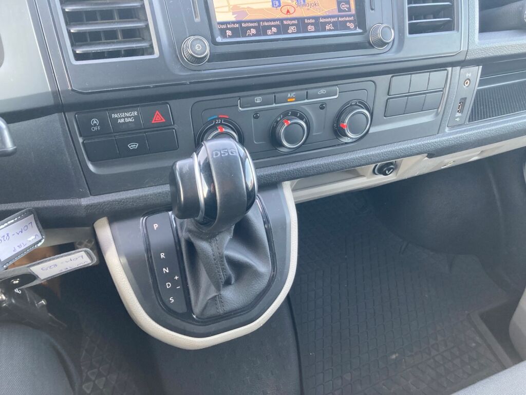 Volkswagen Transporter 2018 Valkoinen
