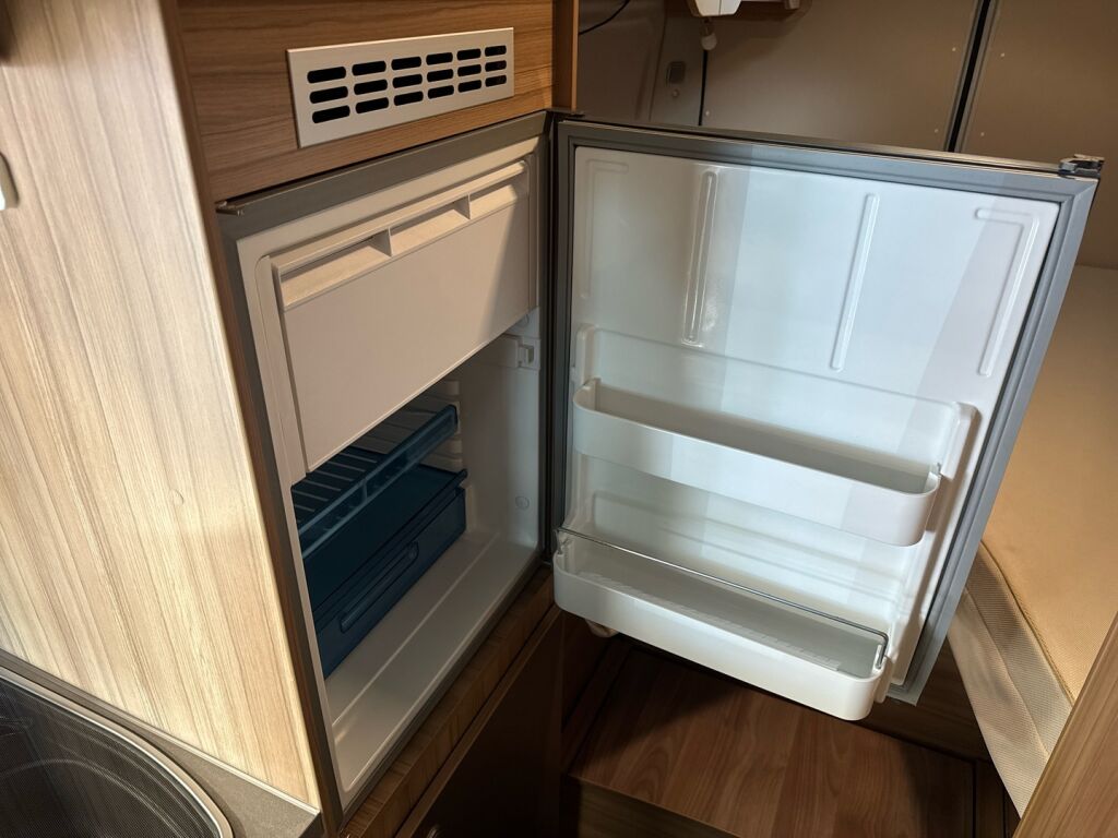 Weinsberg R48 2018 Valkoinen