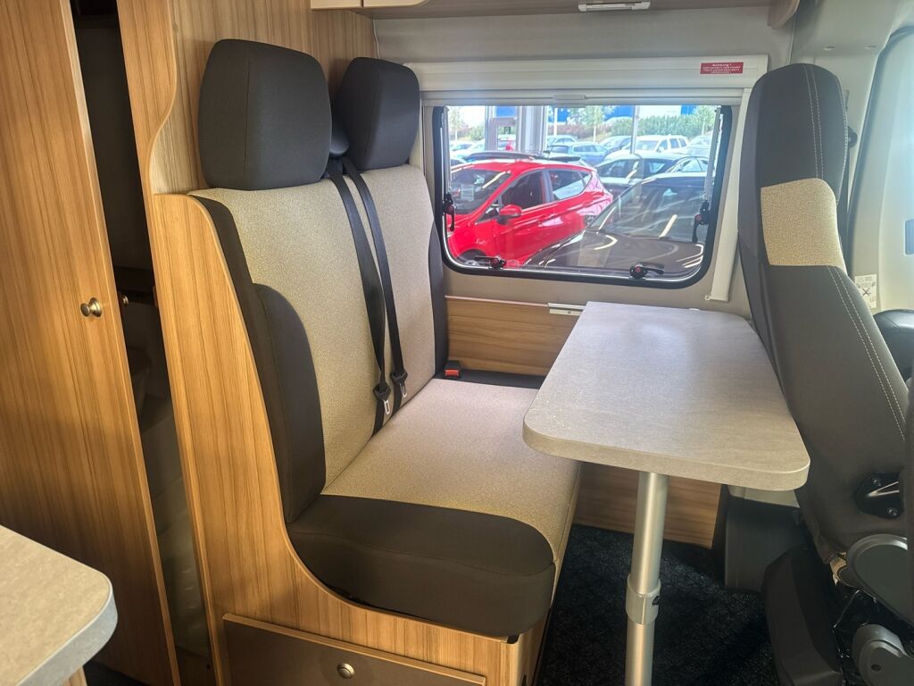 Weinsberg R48 2018 Valkoinen