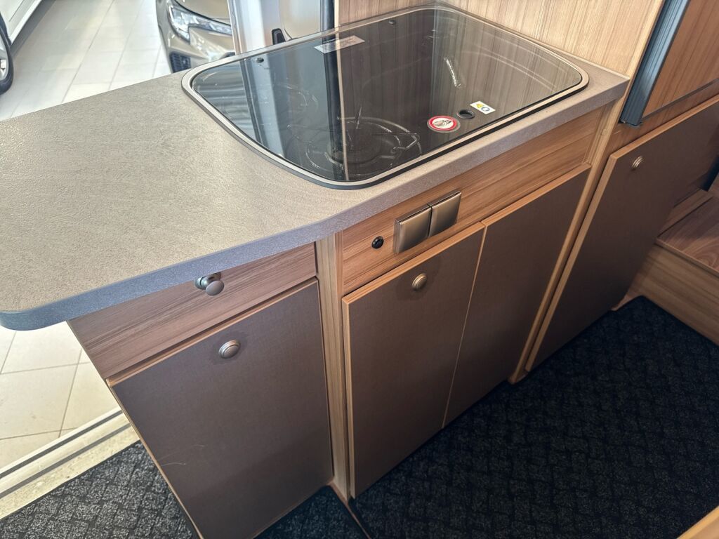 Weinsberg R48 2018 Valkoinen