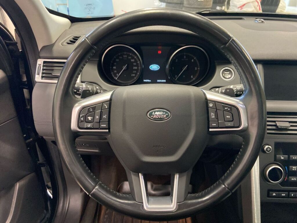 Land Rover Discovery Sport 2018 Musta