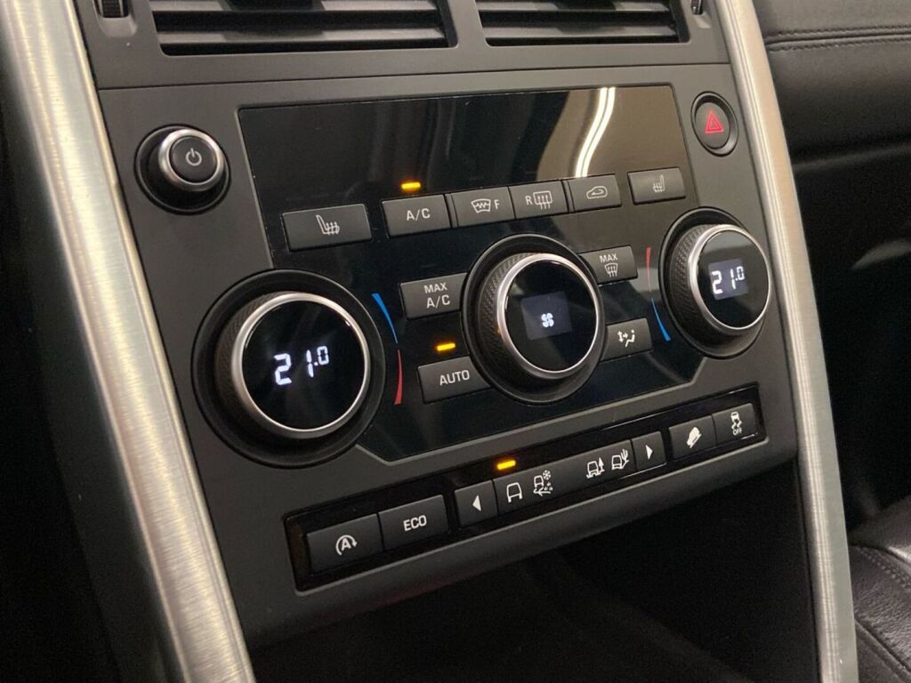Land Rover Discovery Sport 2018 Musta