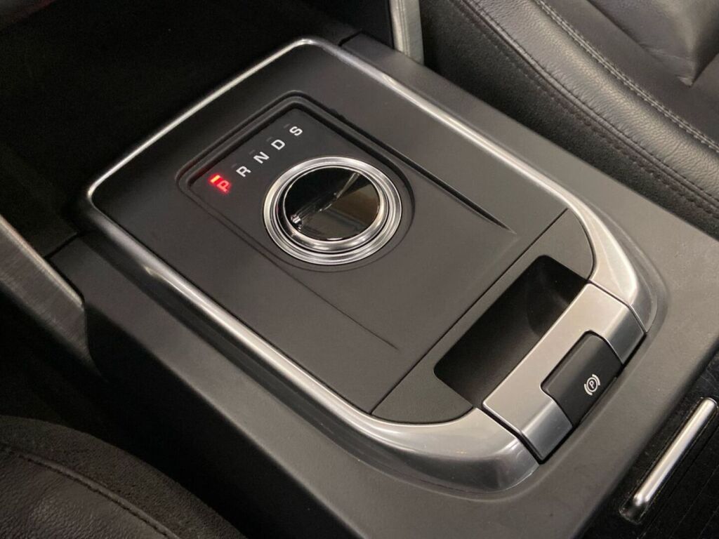Land Rover Discovery Sport 2018 Musta