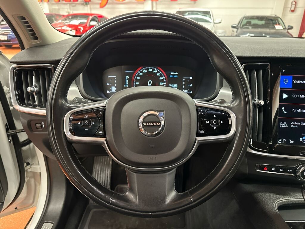 Volvo V90 2018 Valkoinen