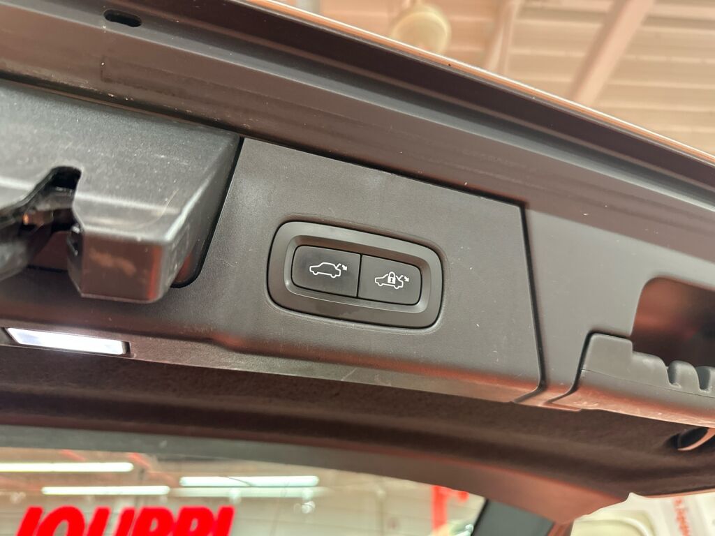 Volvo V90 2018 Valkoinen