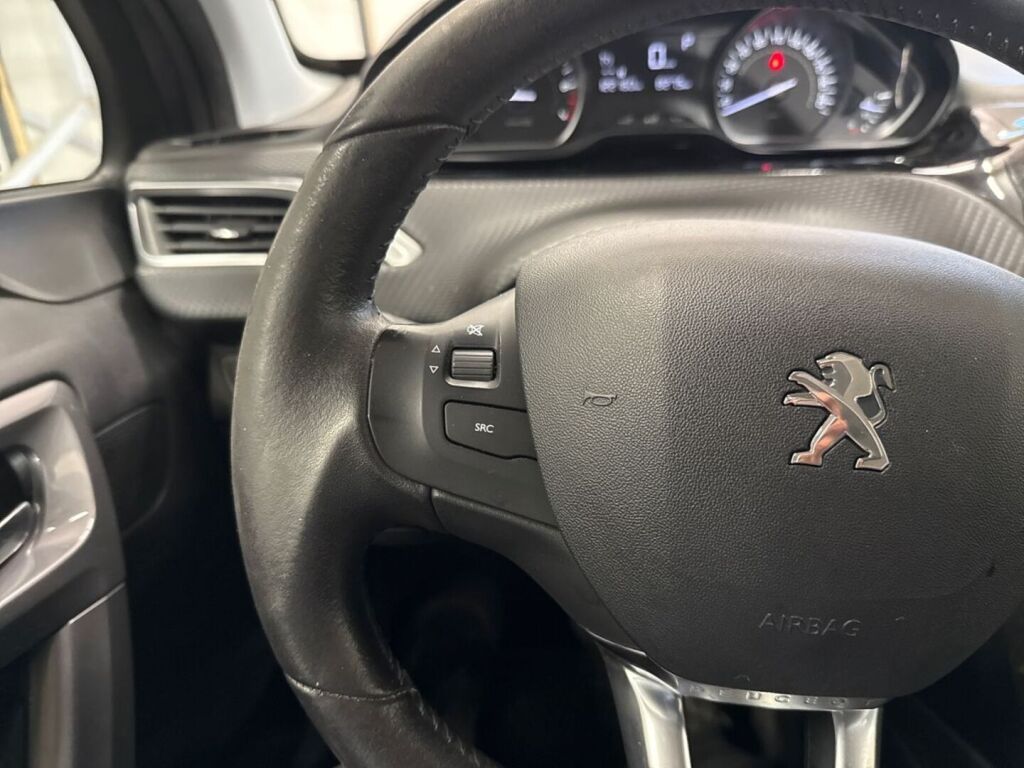 Peugeot 2008 2018 Harmaa