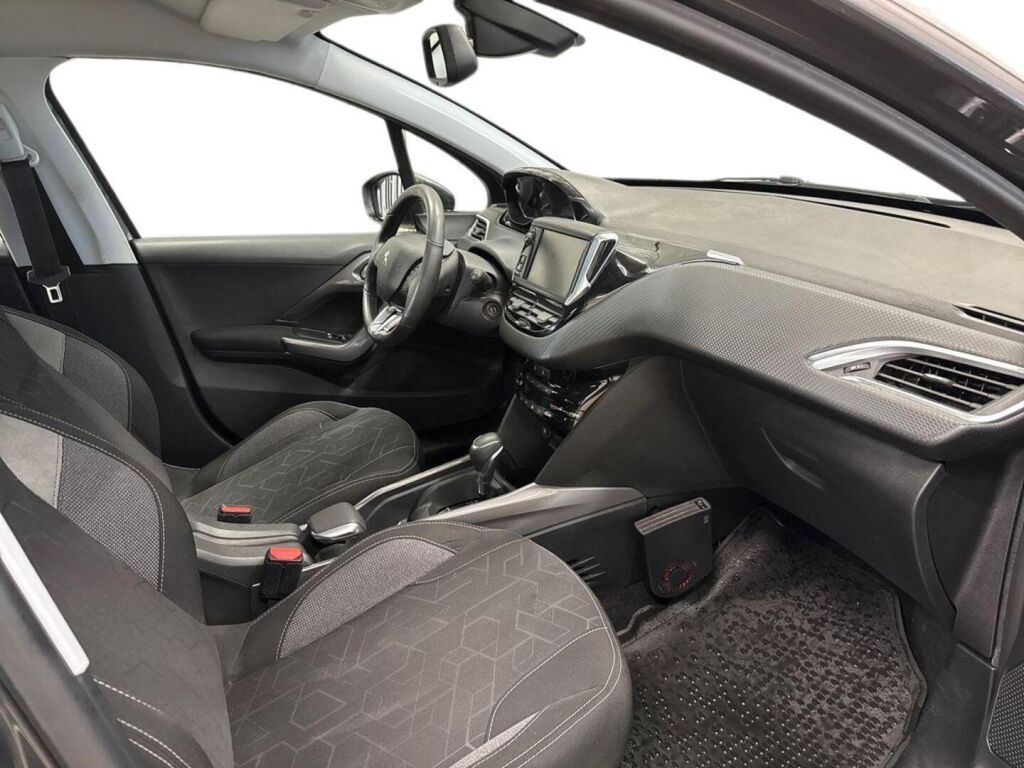Peugeot 2008 2018 Harmaa
