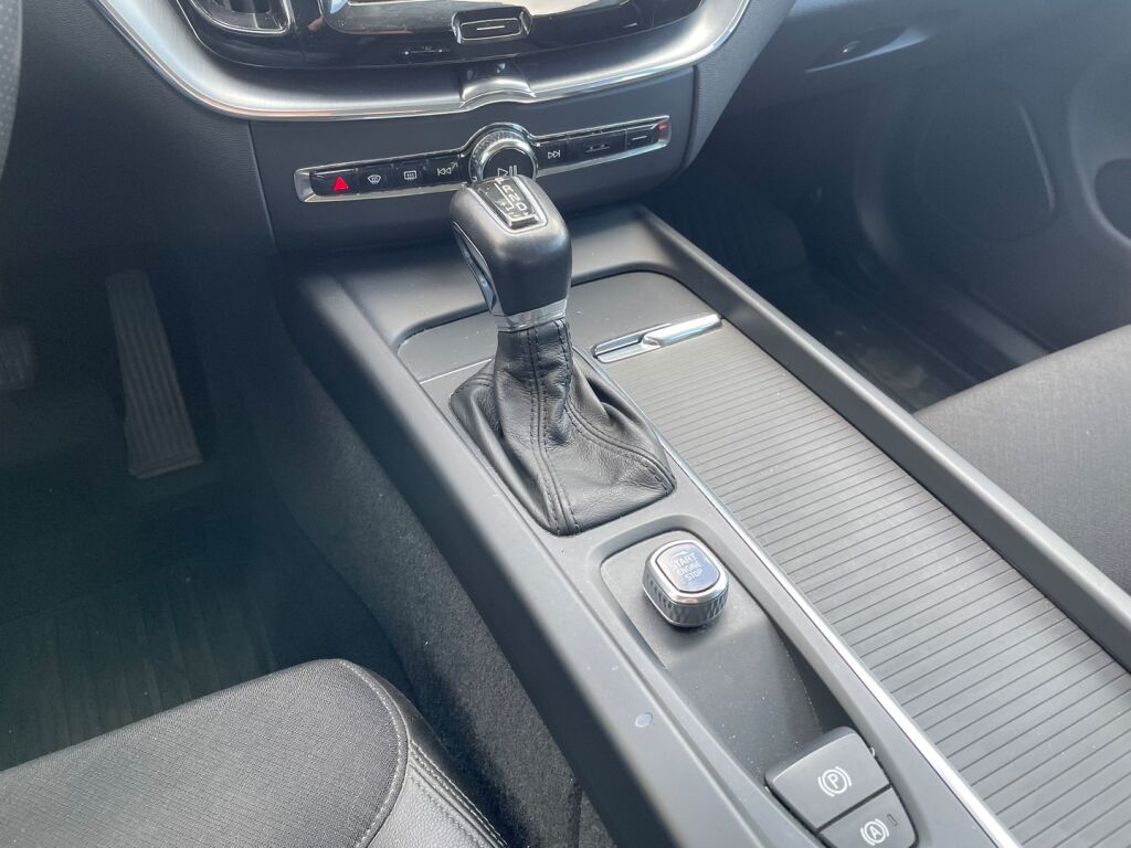 Volvo XC60 2018 Harmaa