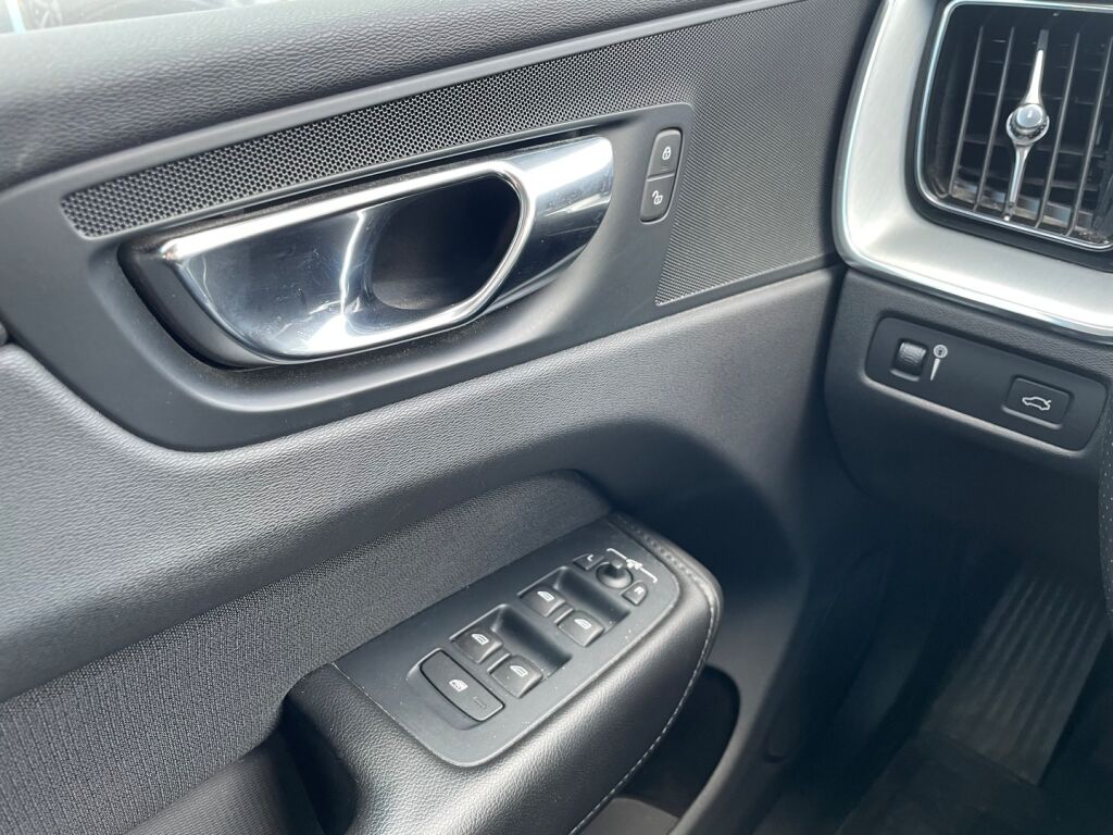 Volvo XC60 2018 Harmaa