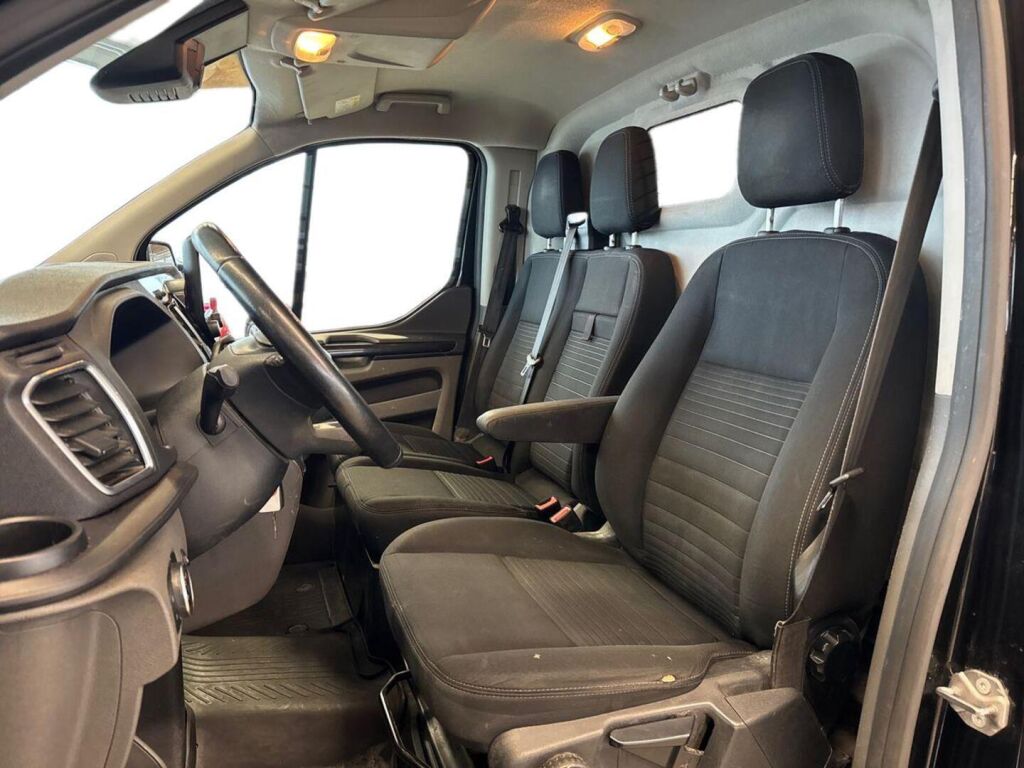 Ford Transit Custom 2018 Musta
