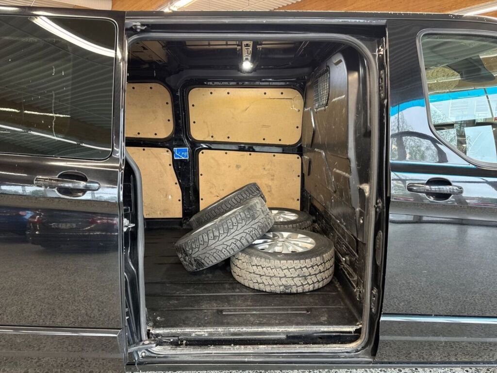 Ford Transit Custom 2018 Musta