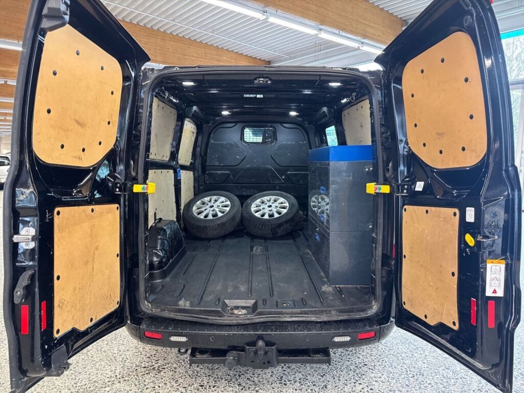 Ford Transit Custom 2018 Musta