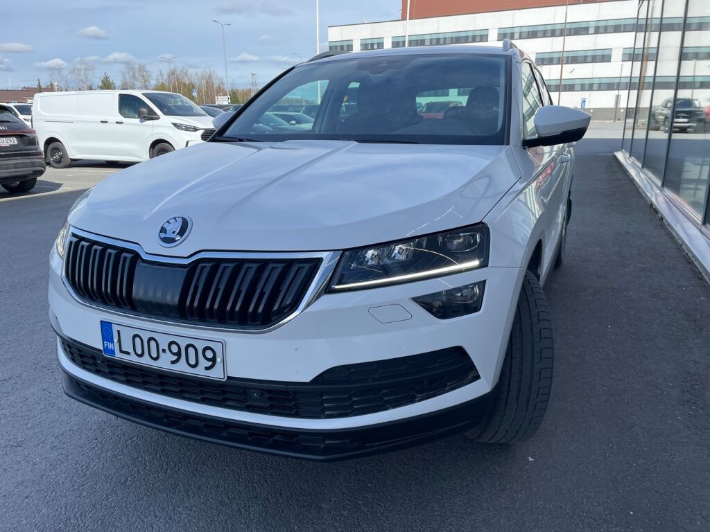 Skoda Karoq 2018 Valkoinen
