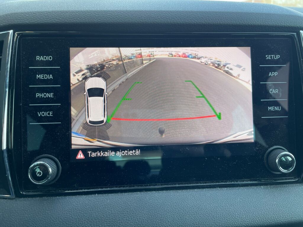 Skoda Karoq 2018 Valkoinen