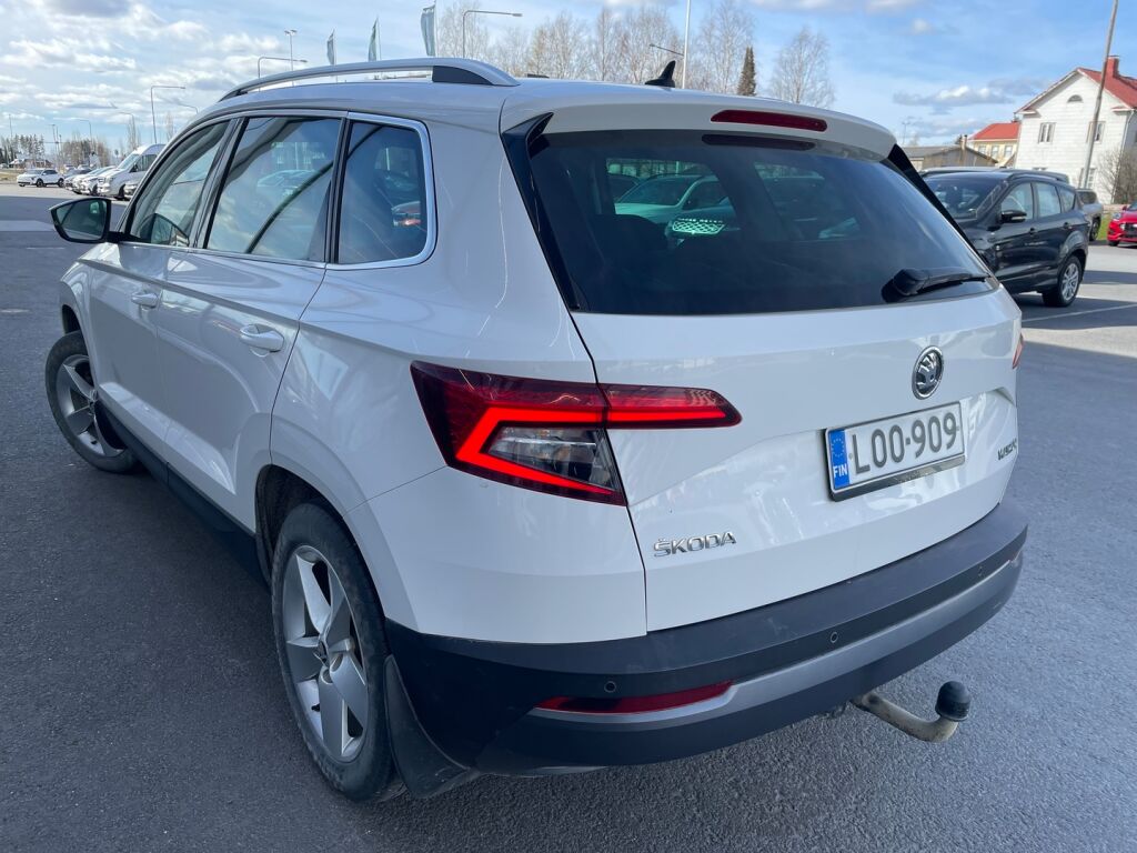 Skoda Karoq 2018 Valkoinen