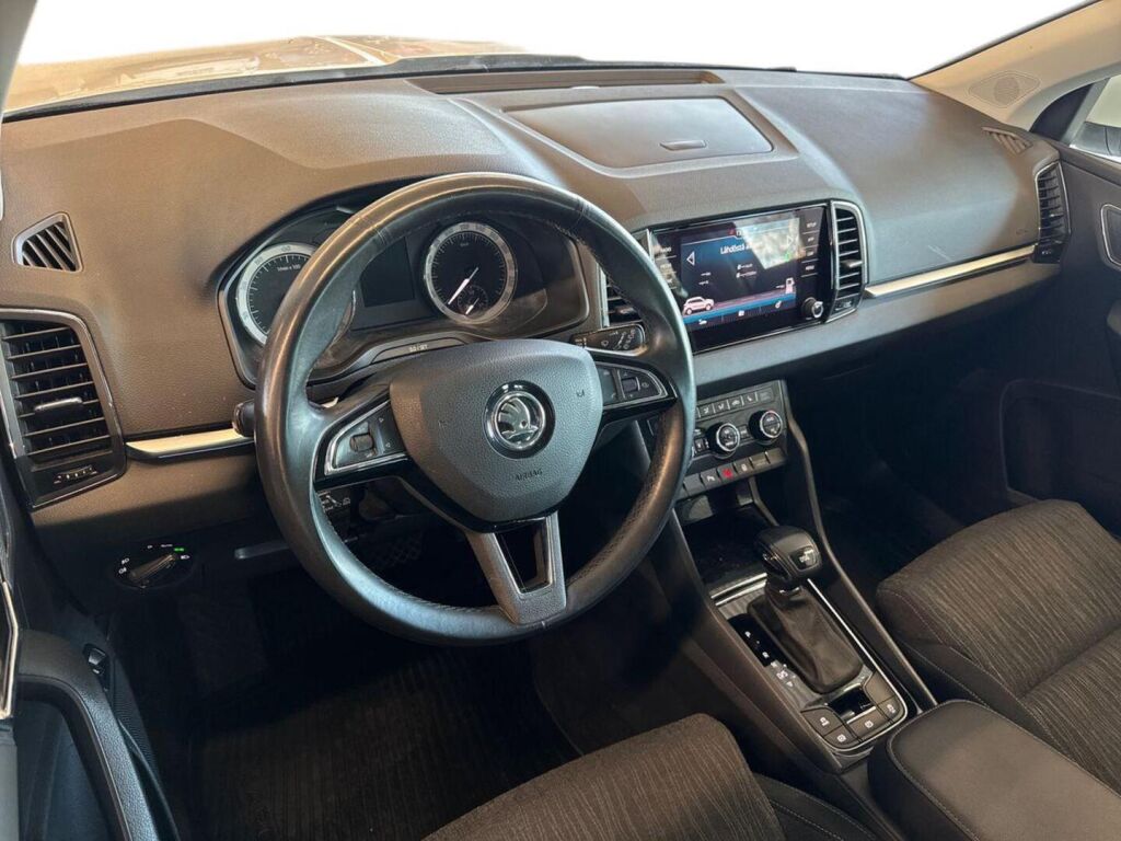 Skoda Karoq 2018 Valkoinen